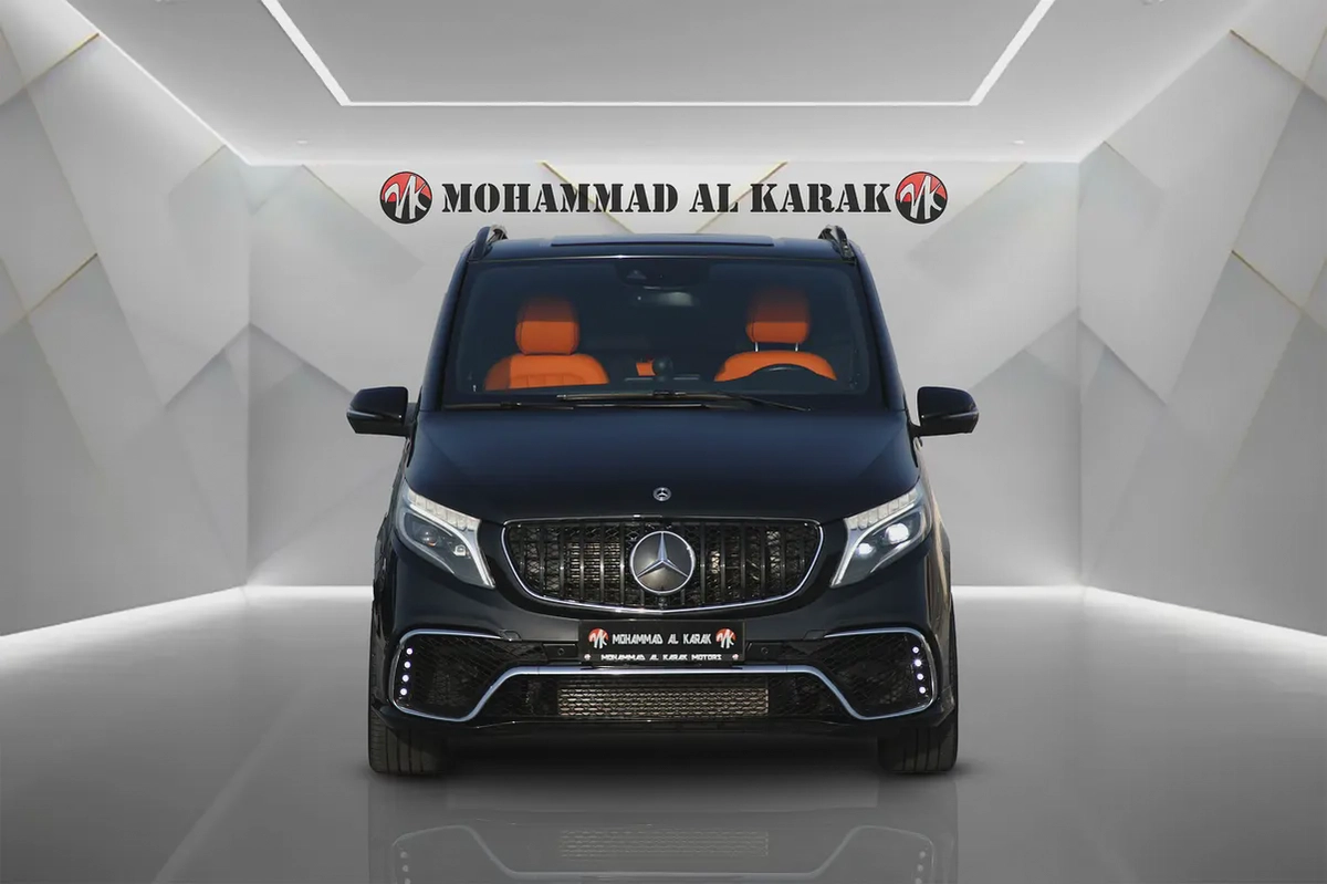MERCEDES BENZ V CLASS 2022 - GCC - FULLY LOADED - V-LINE - AMAZING CONDITION