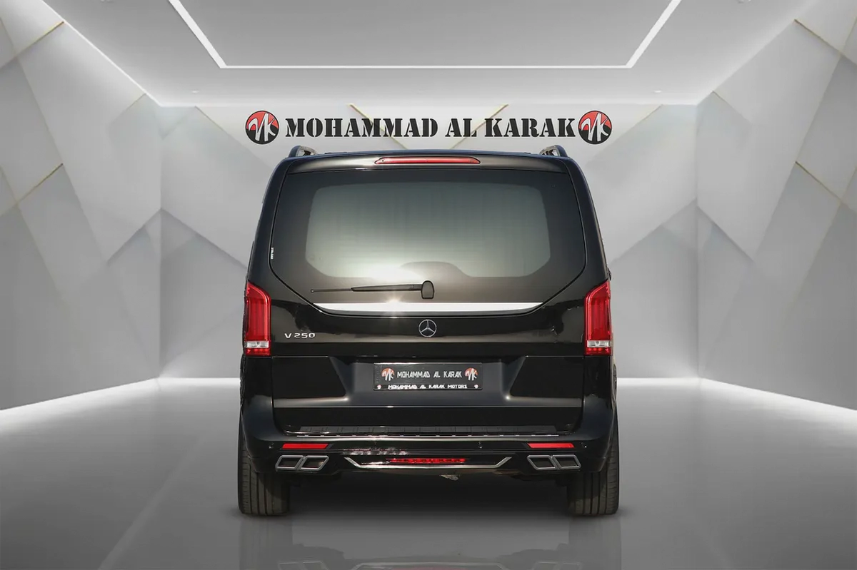 MERCEDES BENZ V CLASS 2022 - GCC - FULLY LOADED - V-LINE - AMAZING CONDITION-3-3