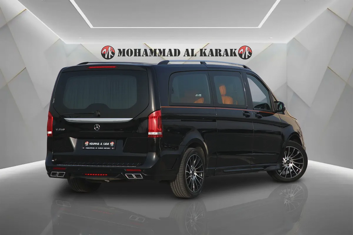 MERCEDES BENZ V CLASS 2022 - GCC - FULLY LOADED - V-LINE - AMAZING CONDITION-5-5