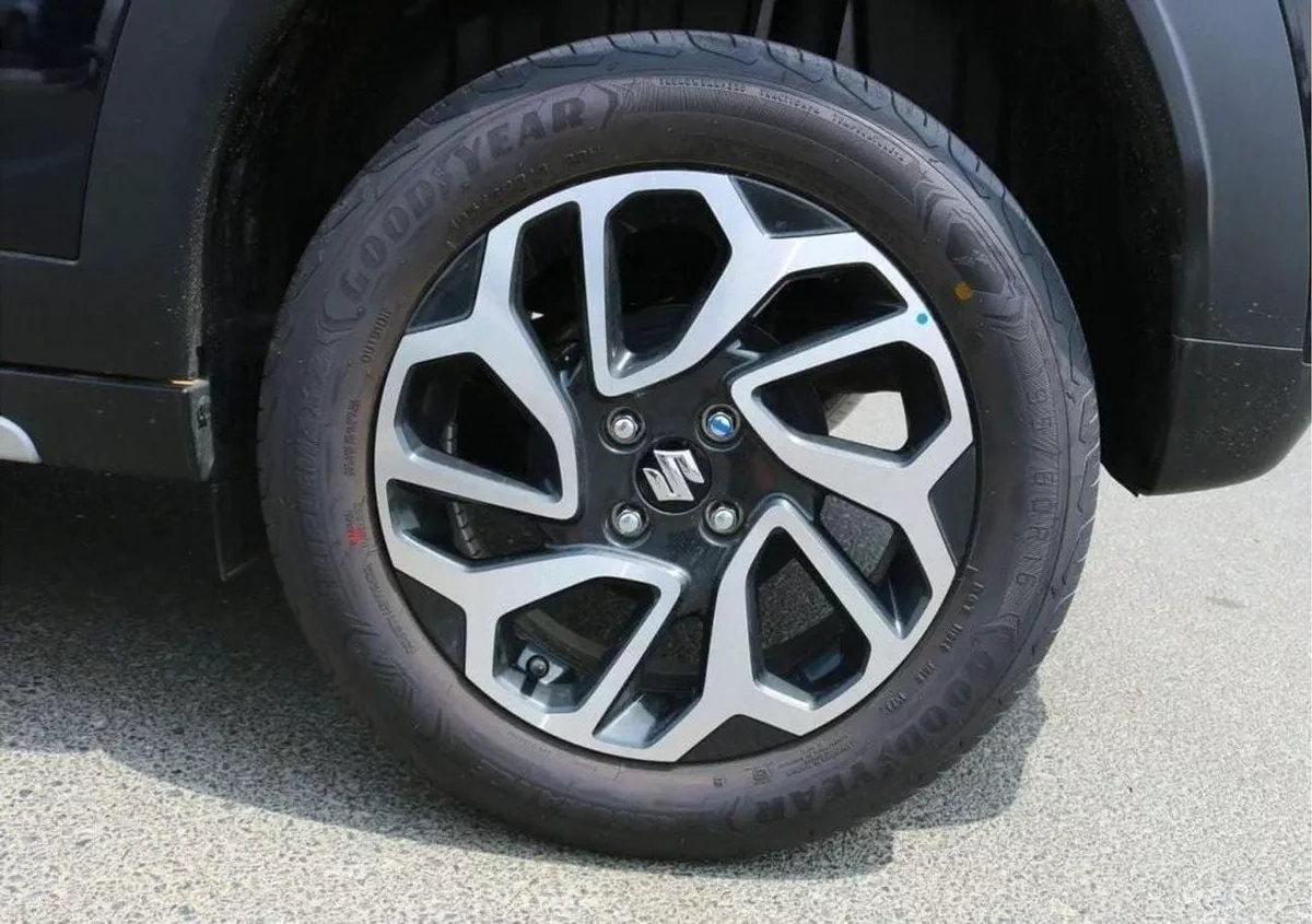 Suzuki Fronx GLX SUZUKI FRONX GLX 1.5P AT MY2025 – BLUISH BLACK PEARL-9-0