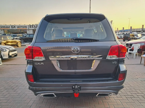 Toyota Land Cruiser GxR V6 Full Option Single Owner Used Very Well Maintained No Any Issue