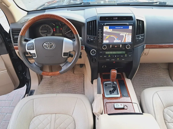 Toyota Land Cruiser GxR V6 Full Option Single Owner Used Very Well Maintained No Any Issue