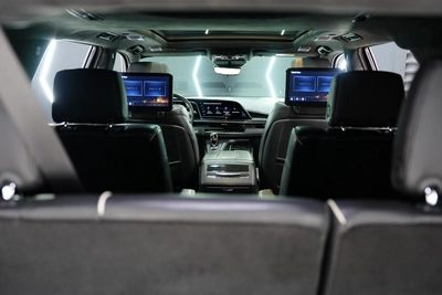 Cadillac Escalade V 2023-12