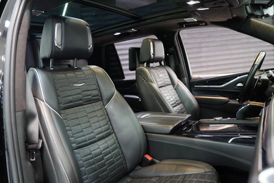 Cadillac Escalade V 2023-7