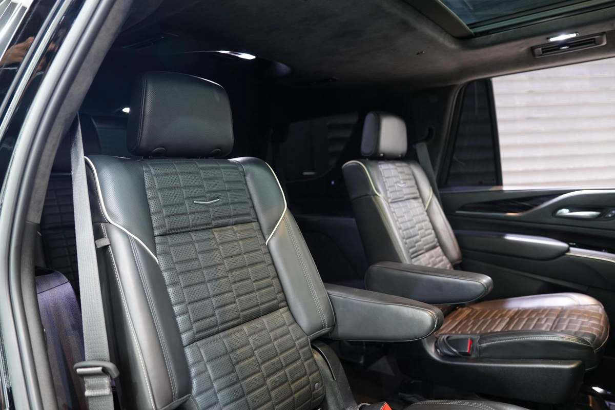 Cadillac Escalade V 2023-9-9