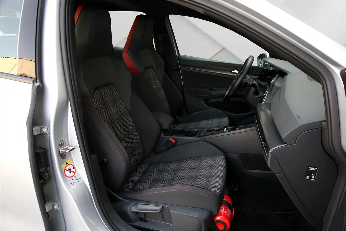 VOLKSWAGEN GOLF GTI - 2022 - GCC - FULLY LOADED - AMAZING CONDITION-12-12