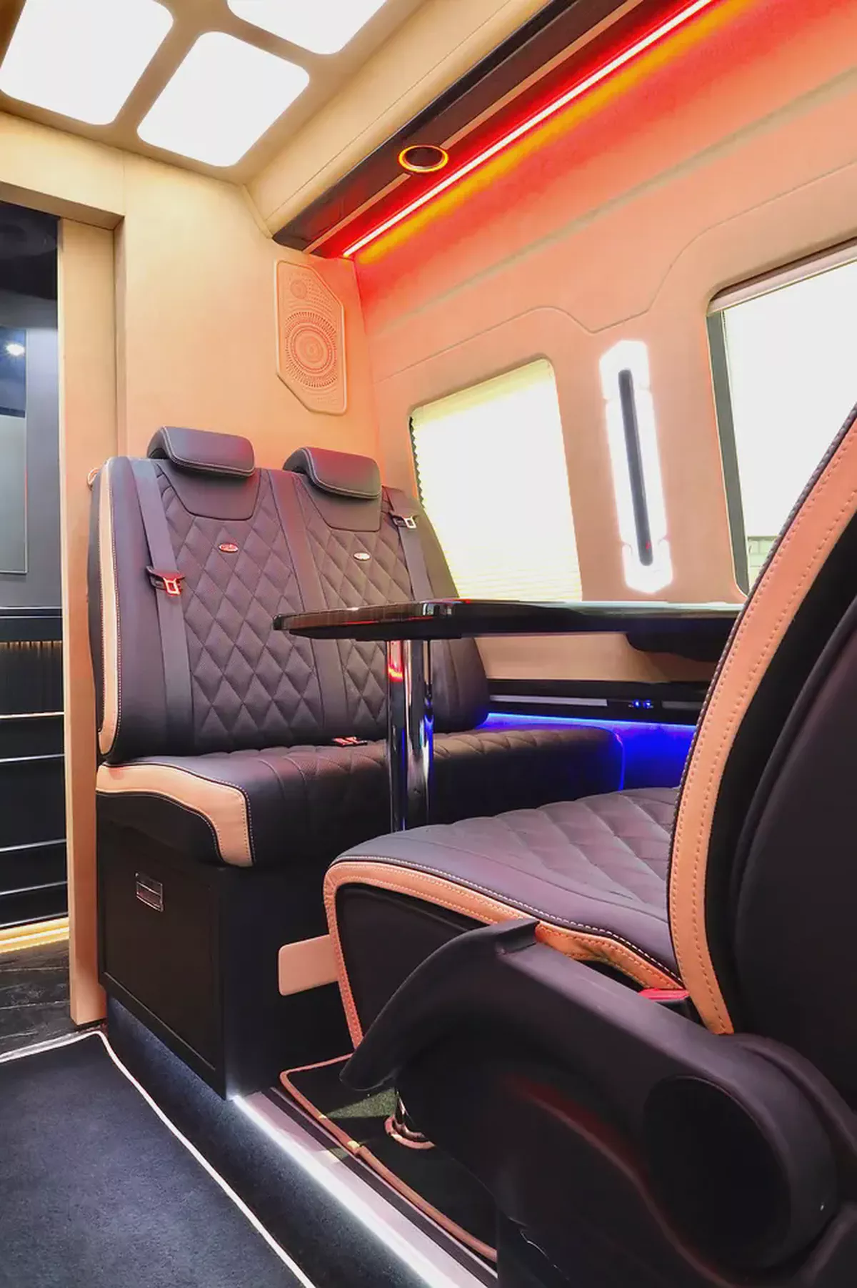 MERCEDES BENZ SPRINTER GCC 519 CDI - FULL EXCLUSIVE + FRIDGE + BATHROOM + COFFEE MACHINE + APPLE TV-5-5