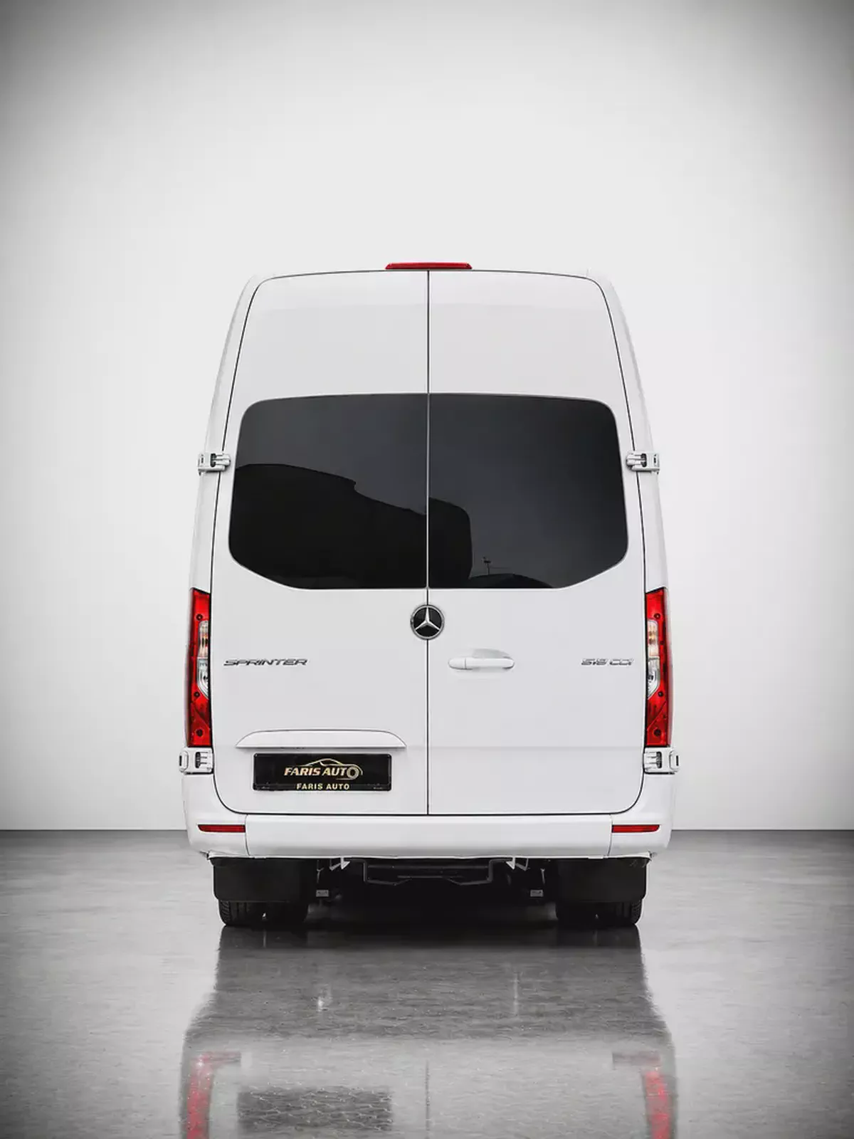 MERCEDES BENZ SPRINTER GCC 519 CDI - FULL EXCLUSIVE + FRIDGE + BATHROOM + COFFEE MACHINE + APPLE TV-2-2