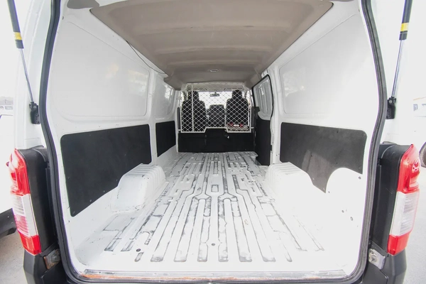 Standard Roof Delivery Van | Manual | GCC Specs | Ref#N32721