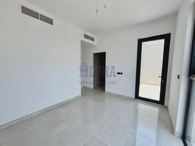 Brand New | 3 bed + Maid's room | Close to the Beach-8