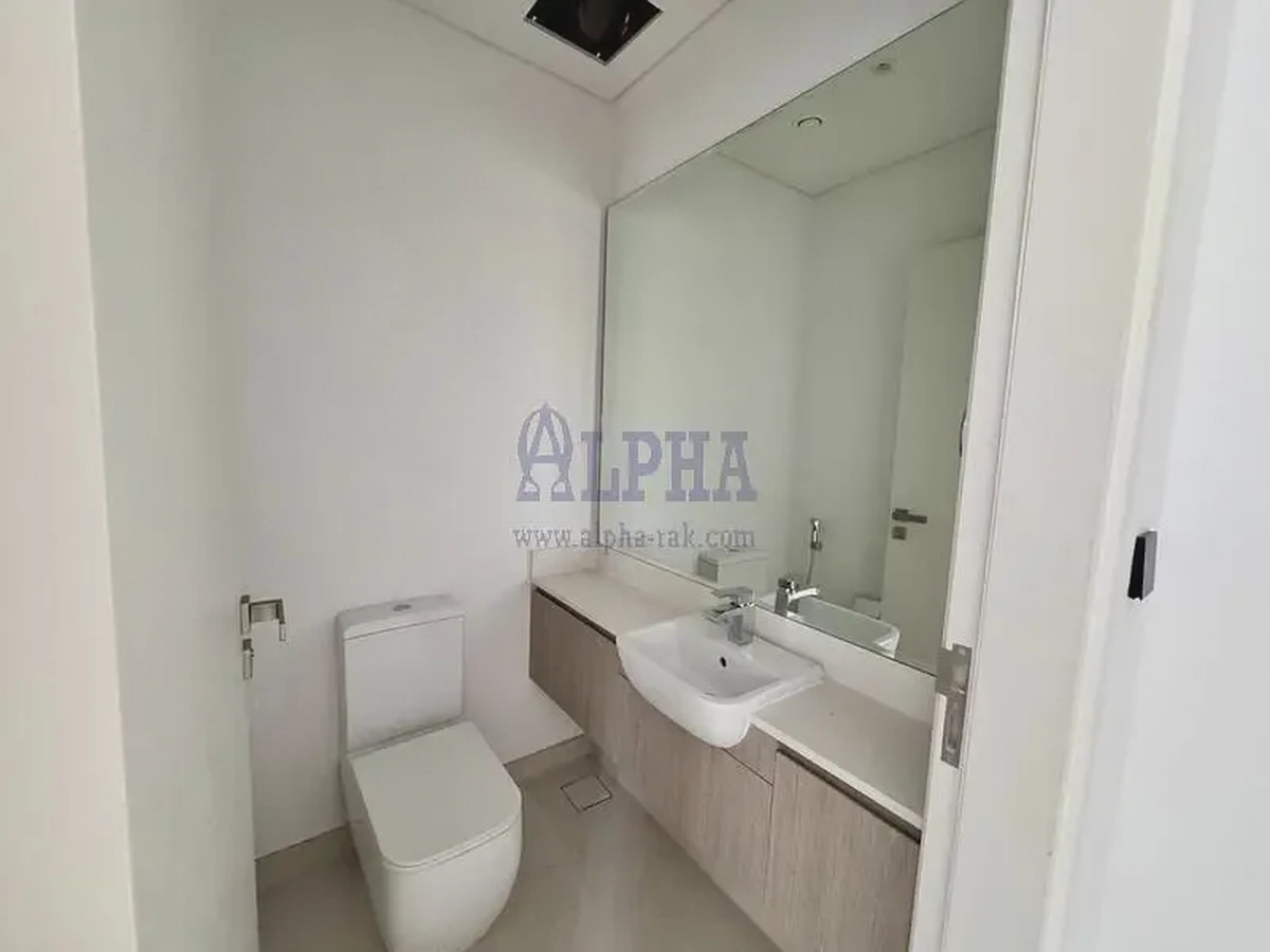 Brand New | 3 bed + Maid's room | Close to the Beach-7-7
