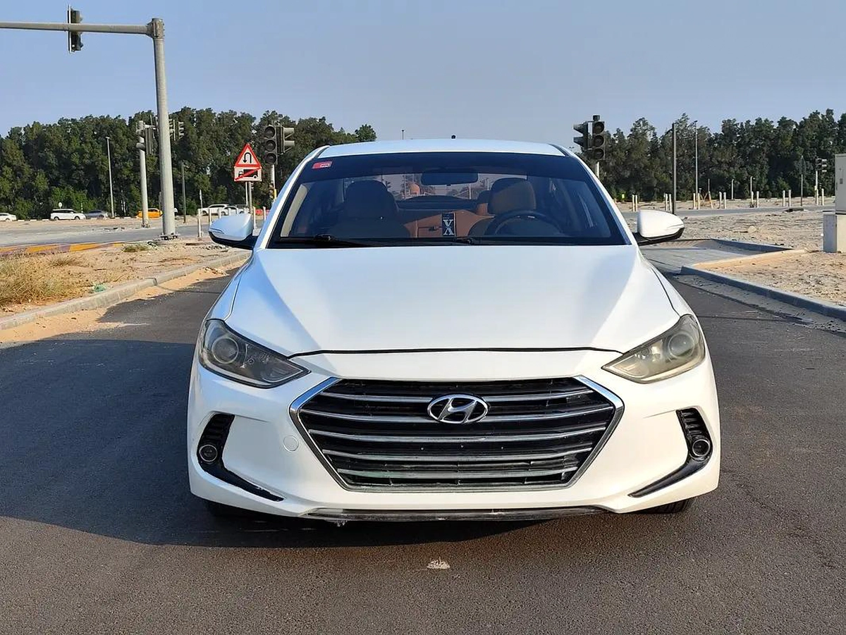 Hyundai Elantra Comfort-2-2