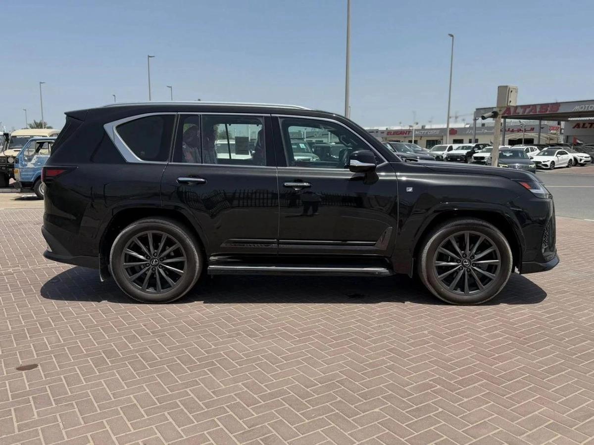 Lexus LX600 Fsport 3.5L twin turbo Model 2026