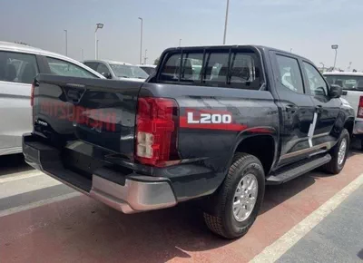 Mitsubishi L200 GLX Mitsubishi L200 2.4L diesel M/T V4 MY 2024-3