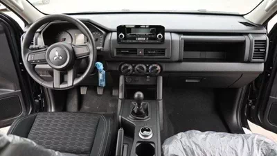 Mitsubishi L200 GLX Mitsubishi L200 2.4L diesel M/T V4 MY 2024-6