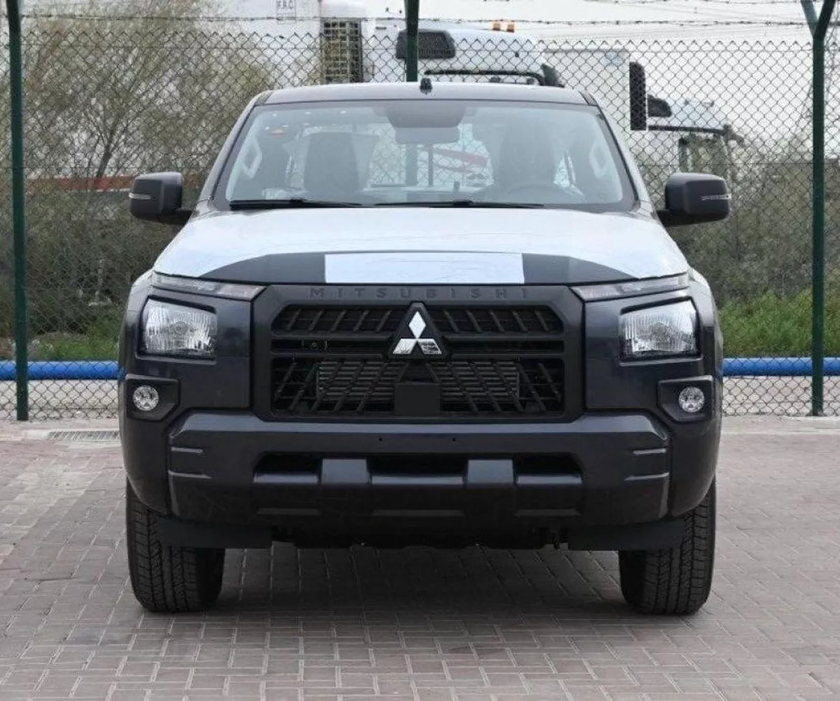 Mitsubishi L200 GLX Mitsubishi L200 2.4L diesel M/T V4 MY 2024-1-0