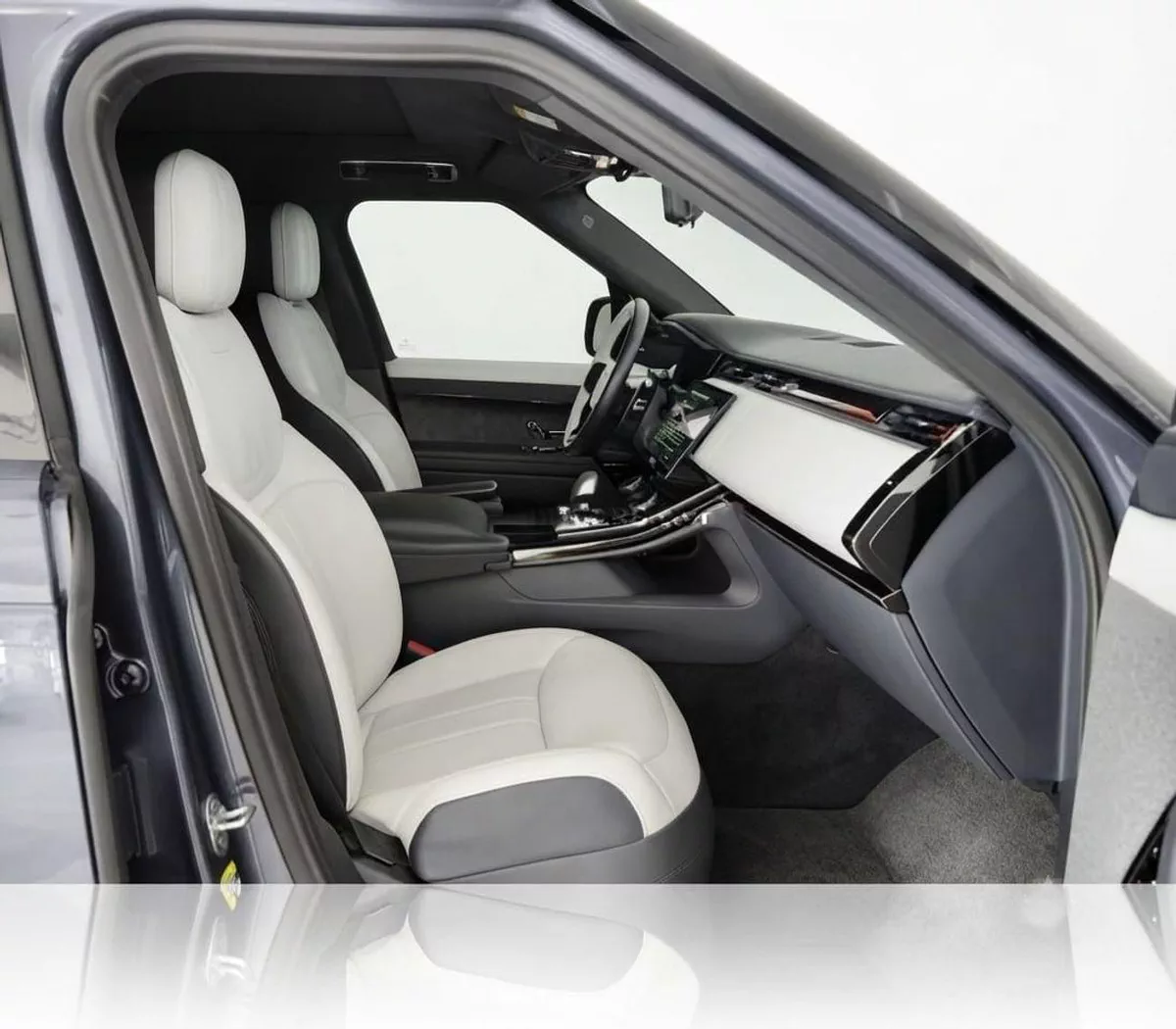 Land Rover Range Rover Sport FIRST EDITION 4.4L-8CYL FULLY AGENCY MAINTAINED UNDER WARRANTY . AL TAYER MOTORS-14-0