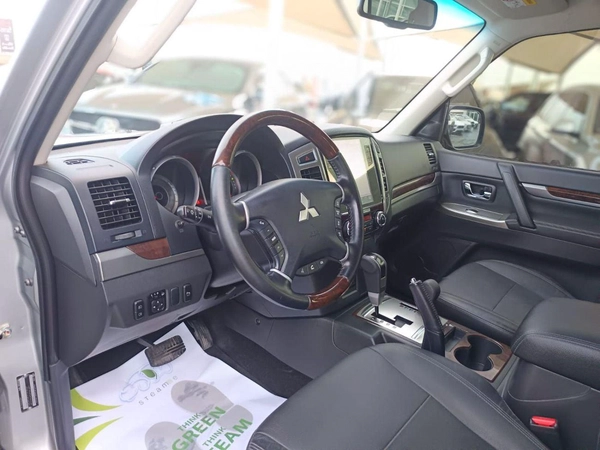 Mitsubishi Pajero GLS Highline 3.8L (274 HP) GLS Highline 3.8L full option