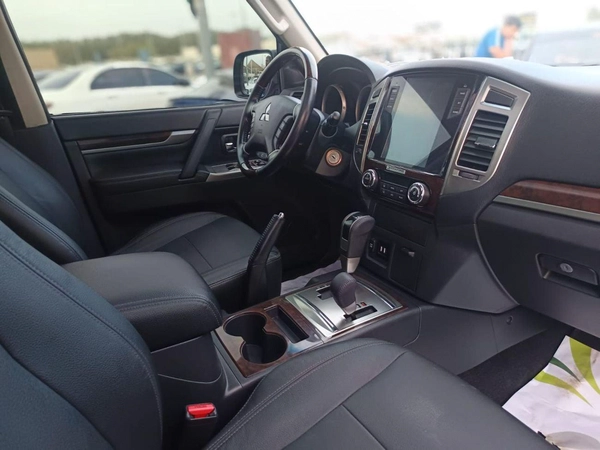 Mitsubishi Pajero GLS Highline 3.8L (274 HP) GLS Highline 3.8L full option