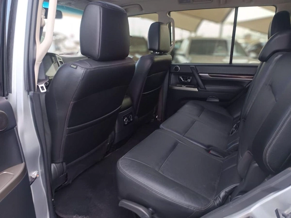 Mitsubishi Pajero GLS Highline 3.8L (274 HP) GLS Highline 3.8L full option