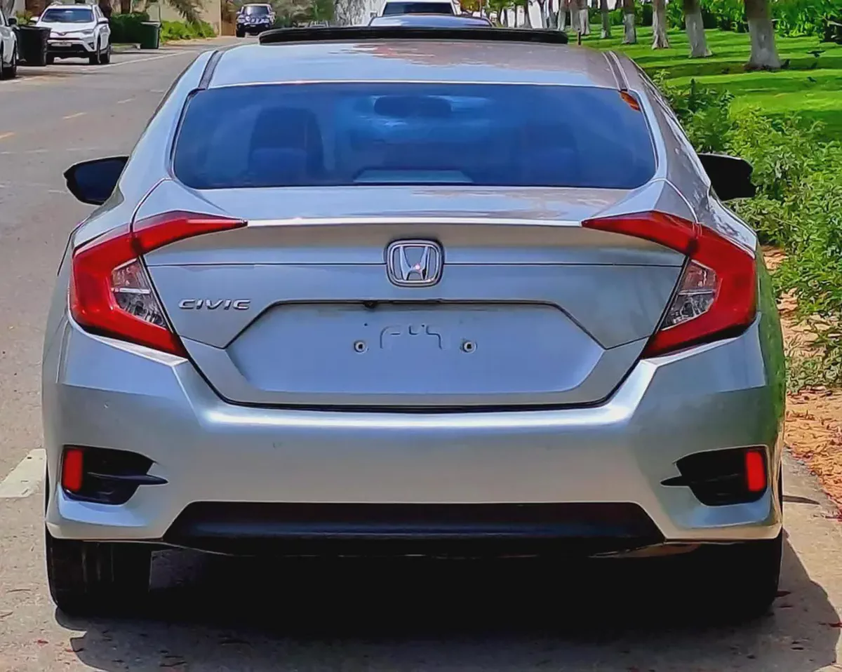 770/Month-(4 years) | Honda Civic EX 2018 | GCC Specs | Full Option | Non-Accident-7-7