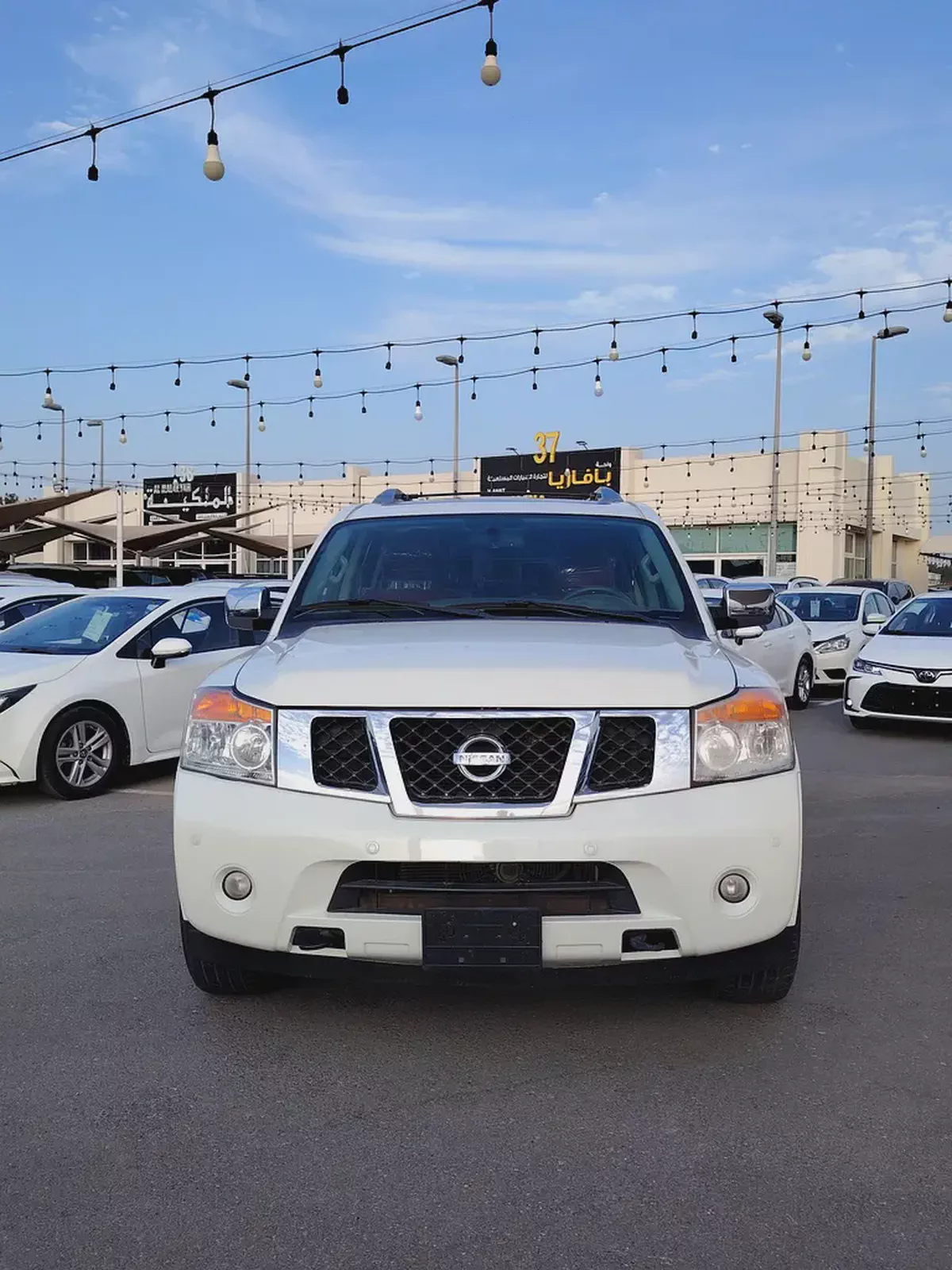 Nissan Armada LE 2015, GCC Specs - Well Maintained!-1-1