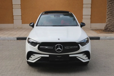 GLC300 4MATIC AMG - GCC SPECS - 340 KM ONLY - WARRANTY / SERVICE FROM GARGASH - ACCIDENT FREE --6