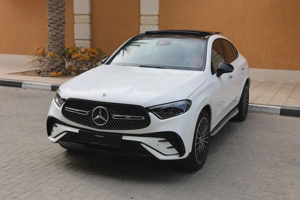 GLC300 4MATIC AMG - GCC SPECS - 340 KM ONLY - WARRANTY / SERVICE FROM GARGASH - ACCIDENT FREE -