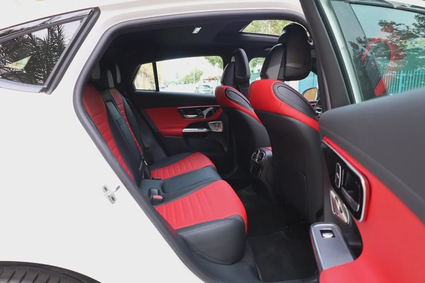 GLC300 4MATIC AMG - GCC SPECS - 340 KM ONLY - WARRANTY / SERVICE FROM GARGASH - ACCIDENT FREE -