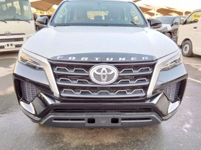 Toyota Fortuner GX2 FORTUNER 2.4L 4WD DIESEL MED OPTION 2024-1
