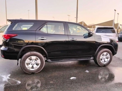 Toyota Fortuner GX2 FORTUNER 2.4L 4WD DIESEL MED OPTION 2024-2