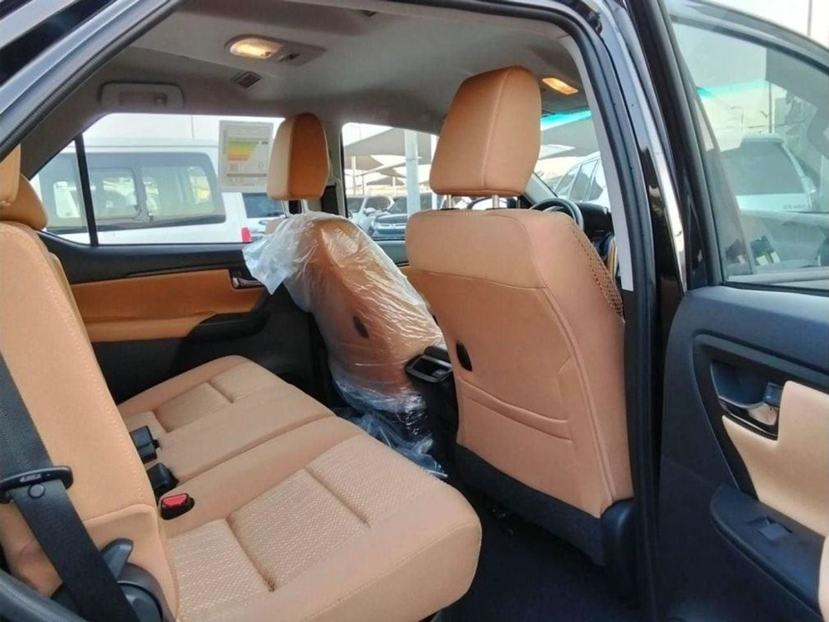 Toyota Fortuner GX2 FORTUNER 2.4L 4WD DIESEL MED OPTION 2024-9-0