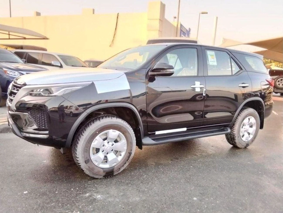 Toyota Fortuner GX2 FORTUNER 2.4L 4WD DIESEL MED OPTION 2024
