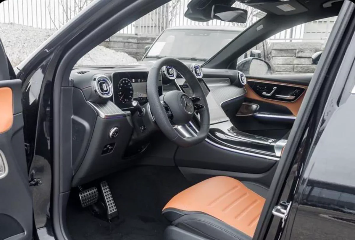 Mercedes-Benz GLC 300-2-2