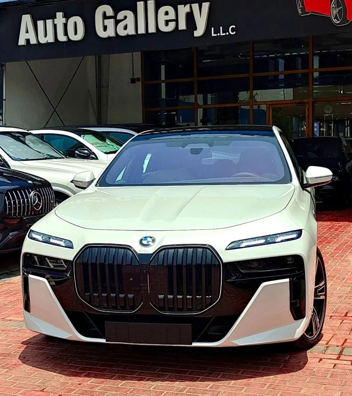 BMW 740i M SPORT INDIVIDUAL M SPORT Warranty & Service 2026 GCC-1-1