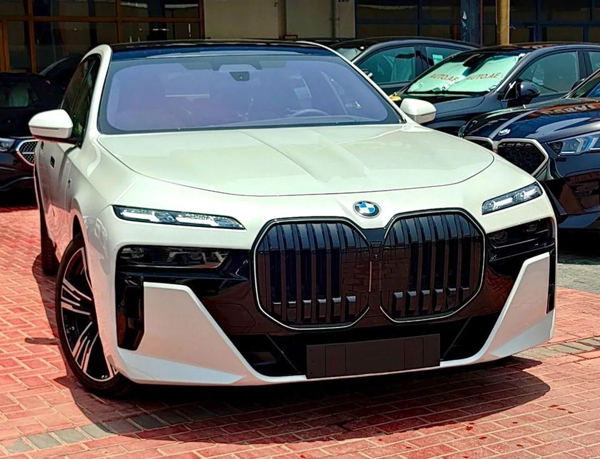 BMW 740i M SPORT INDIVIDUAL M SPORT Warranty & Service 2026 GCC