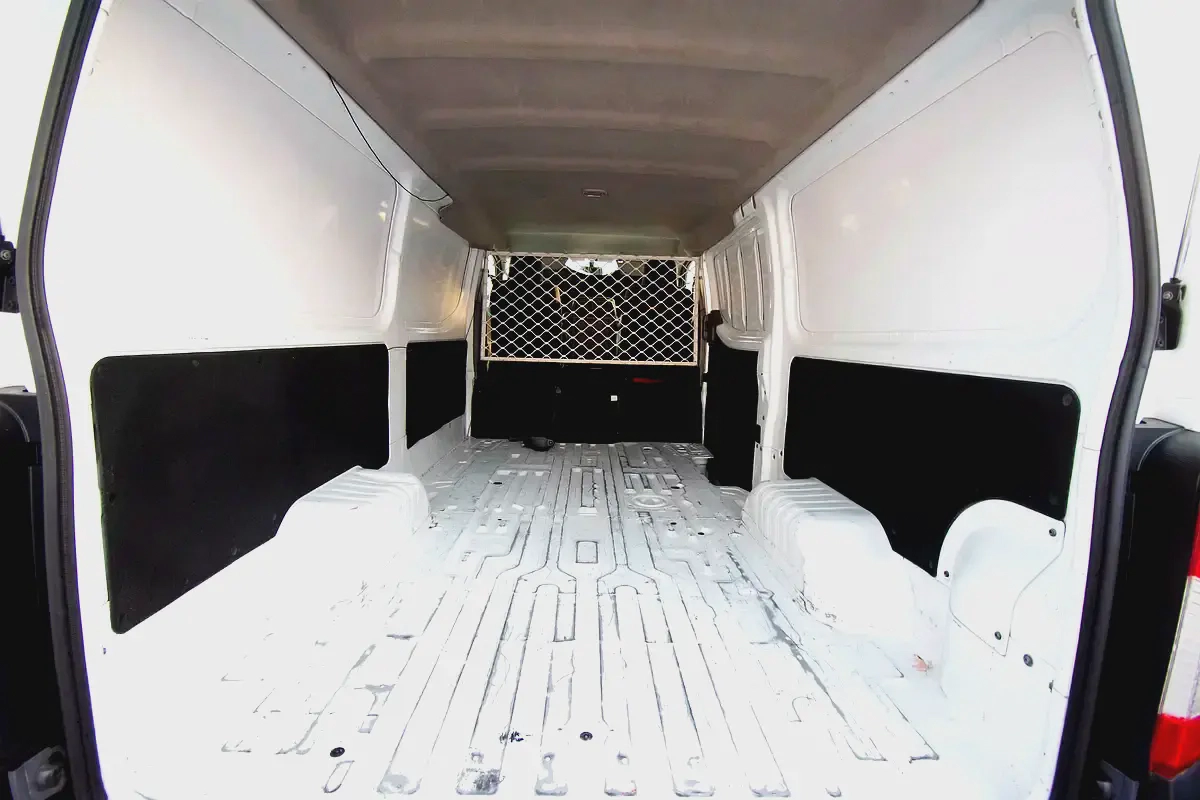 2021 Nissan Urvan | Standard Roof Delivery Van | GCC Specs | Ref#N33021-6-6