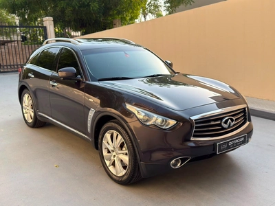 Gulf Specs 2012 INFINITI FX35, 3.5Litre V6 AWD Luxury-11