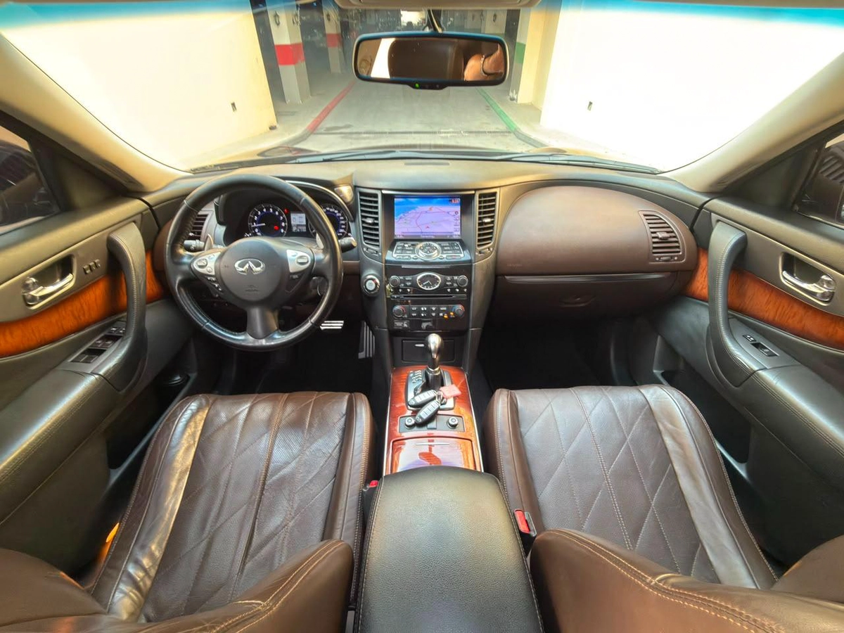 Gulf Specs 2012 INFINITI FX35, 3.5Litre V6 AWD Luxury-8-8