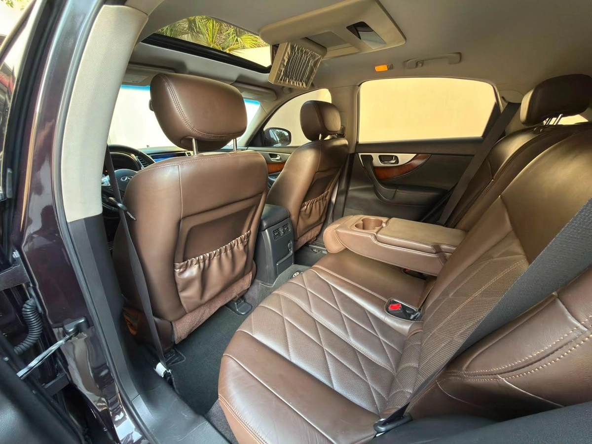 Gulf Specs 2012 INFINITI FX35, 3.5Litre V6 AWD Luxury-2-2