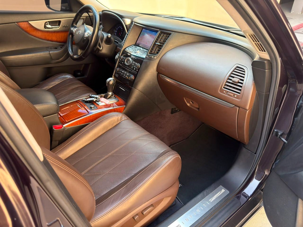 Gulf Specs 2012 INFINITI FX35, 3.5Litre V6 AWD Luxury-15-15