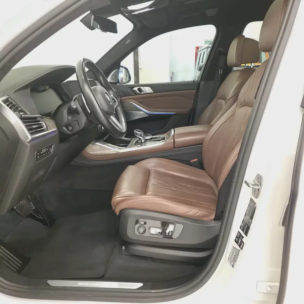 AED 2491 PM | BMW X7 50i INDIVIDUAL 2019 | HIGH SPECS | PRISTINE CONDITION | 1 YEAR WARRANTY | GCC-9-9
