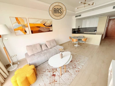 Luxurious 1bhk just 140k fully furnished in palm Jumeirah beach front-9