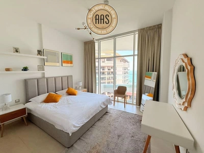 Luxurious 1bhk just 140k fully furnished in palm Jumeirah beach front-8