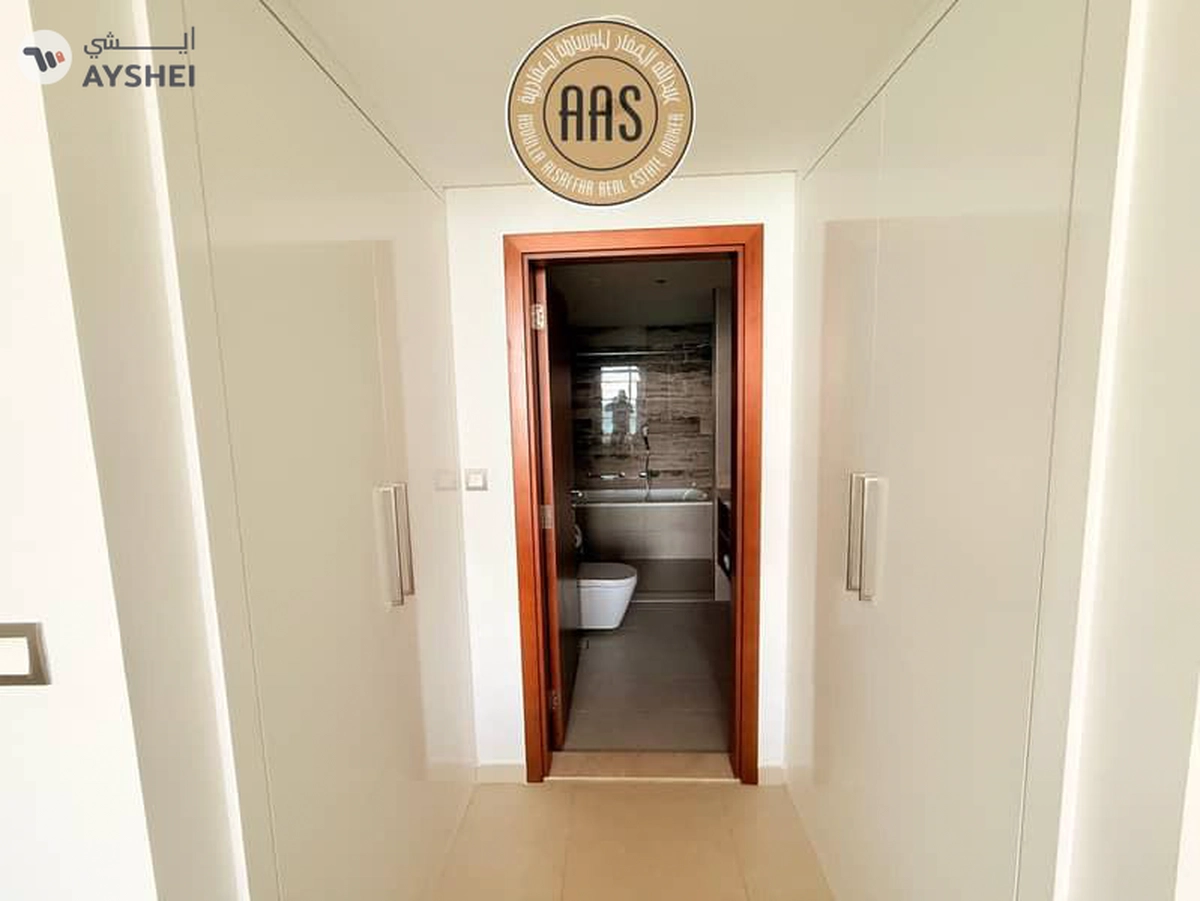 Luxurious 1bhk just 140k fully furnished in palm Jumeirah beach front-6-6