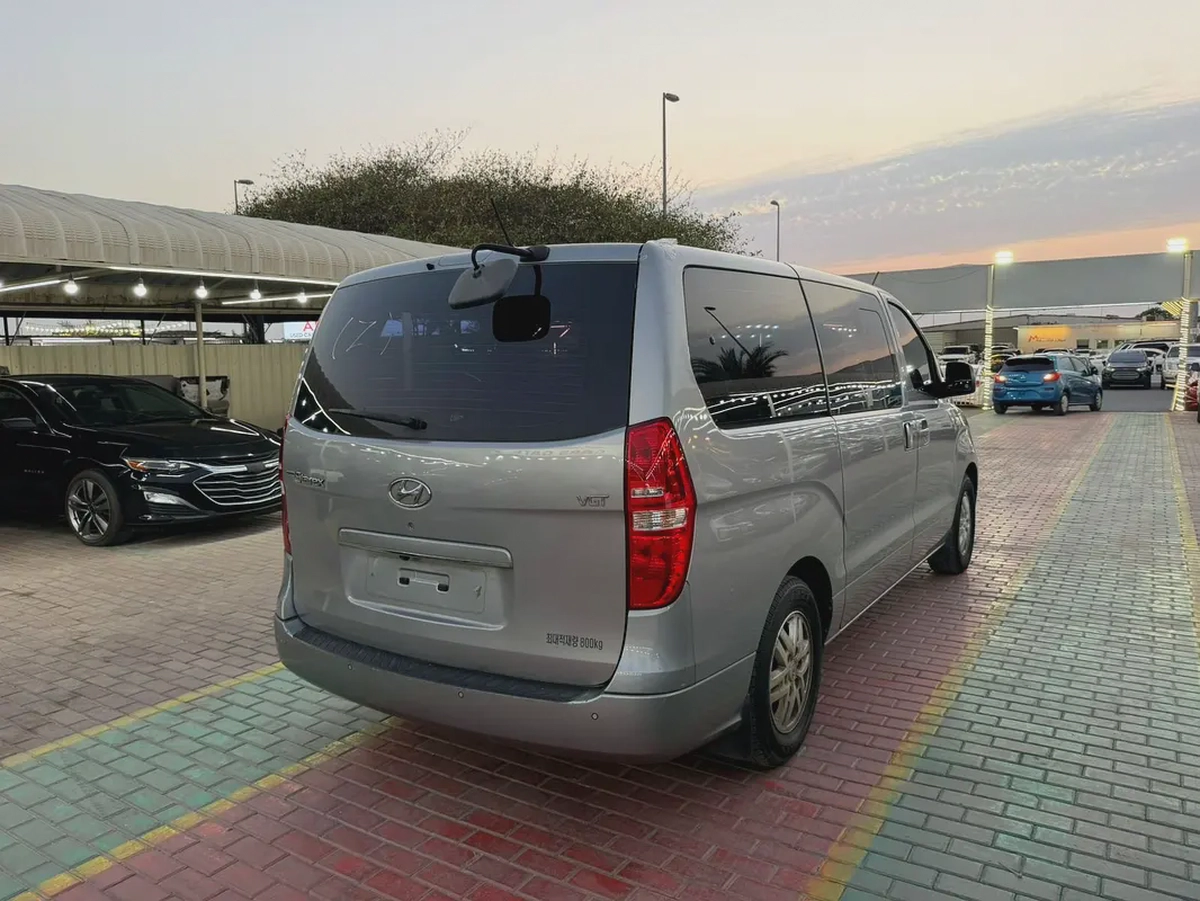 Hyundai H1 2017 - Well Maintained - Korean Specs-3-3