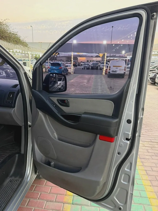 Hyundai H1 2017 - Well Maintained - Korean Specs