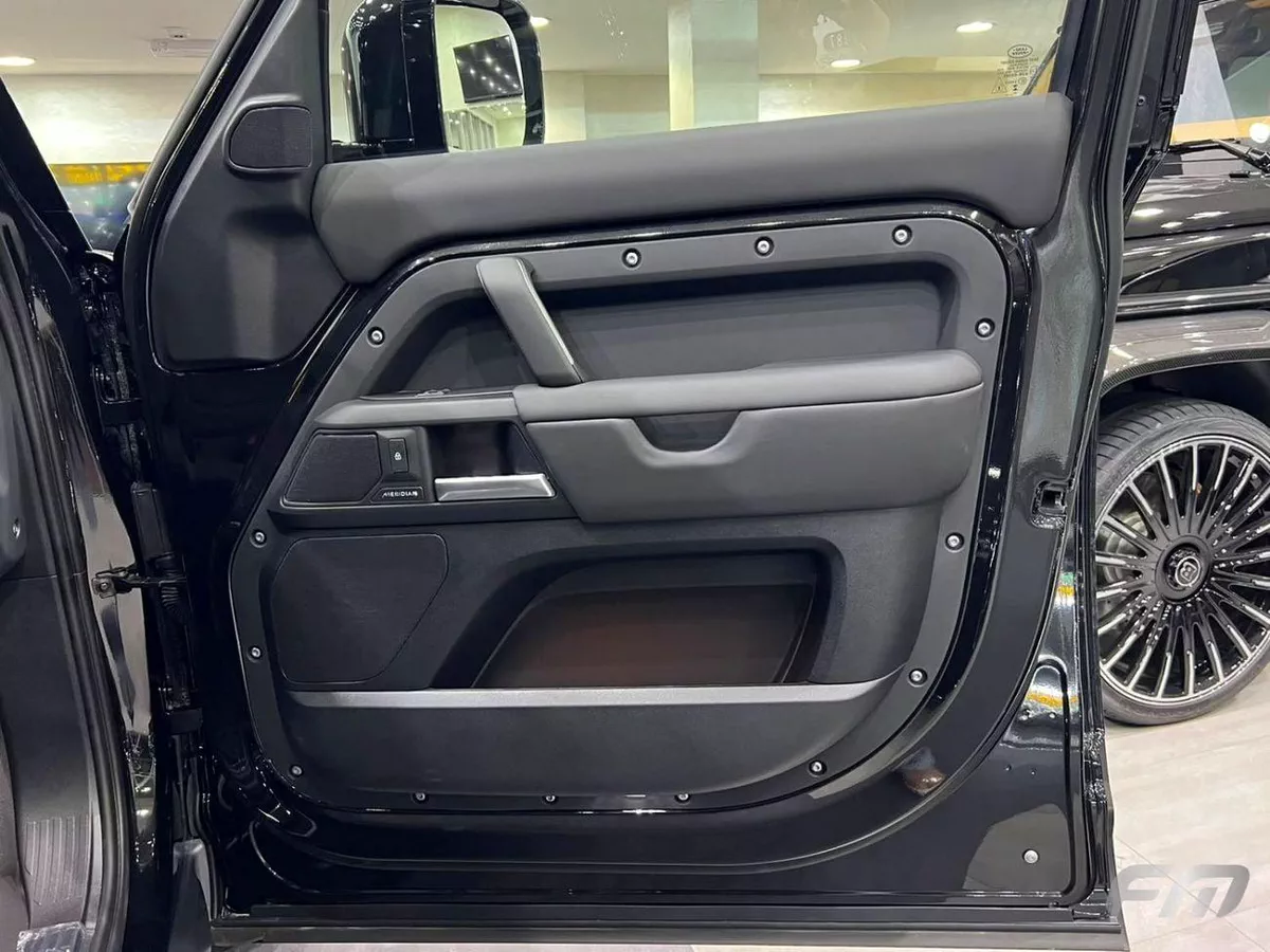 Land Rover Defender 110 X-DYNAMIC HSE P400-17-0