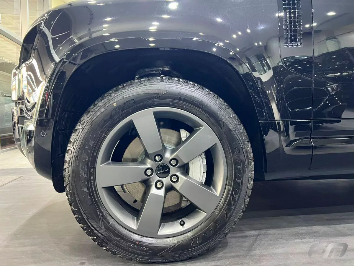 Land Rover Defender 110 X-DYNAMIC HSE P400-23-0