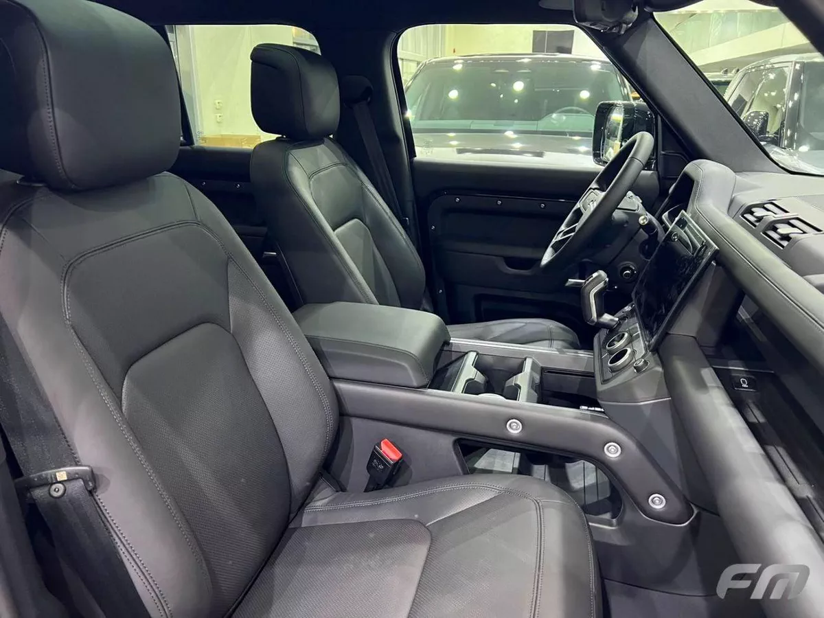 Land Rover Defender 110 X-DYNAMIC HSE P400-7-0
